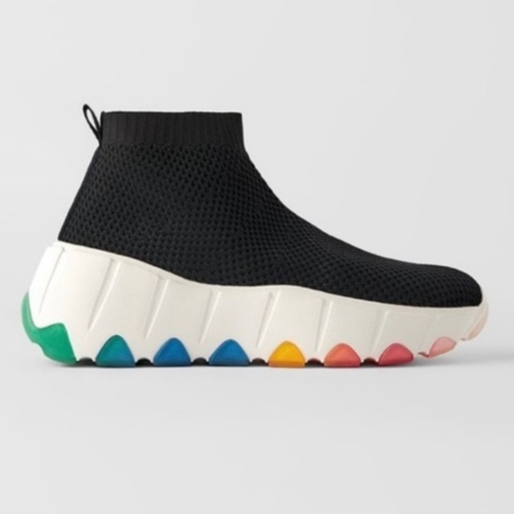 ZARA Platform sneaker black mesh rainbow sole🌈size 7